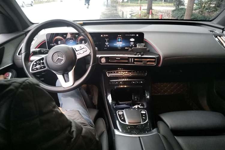 Used Mercedes-Benz EQC 2020 EQC 400 4MATIC Center Console