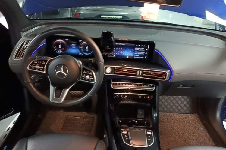 Used Mercedes-Benz EQC 2020 EQC 400 4MATIC Center Console