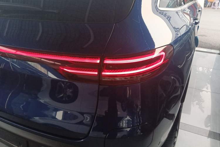 Used Mercedes-Benz EQC 2020 EQC 350 4MATIC Exterior 6