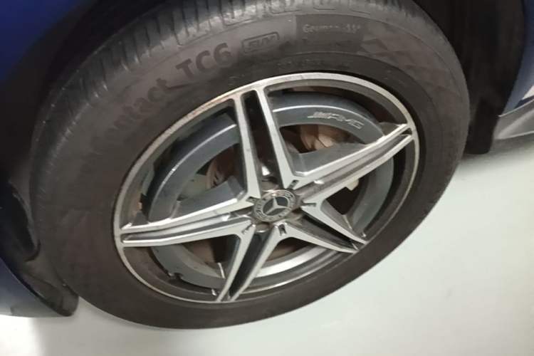 Used Mercedes-Benz EQC 2020 EQC 400 4MATIC Left Front Wheel Hub