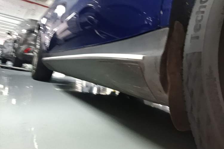 Used Mercedes-Benz EQC 2020 EQC 400 4MATIC Left Side Sill