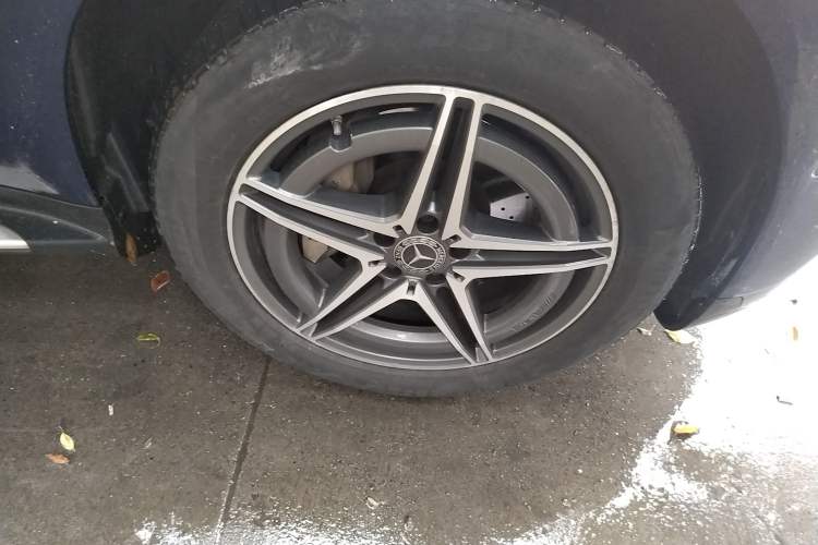 Used Mercedes-Benz EQC 2020 EQC 400 4MATIC Right Front Wheel Hub