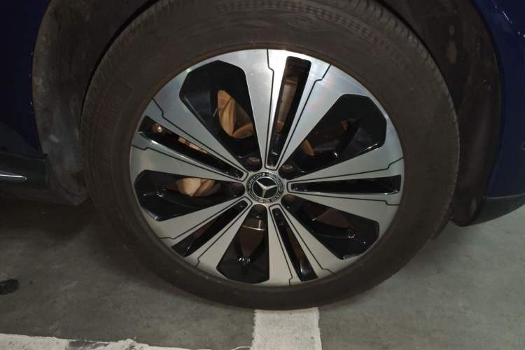 Used Mercedes-Benz EQC 2020 EQC 350 4MATIC Right Front Wheel Hub