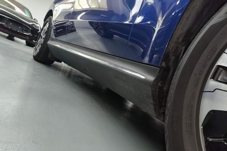Used Mercedes-Benz EQC 2020 EQC 350 4MATIC Right Side Sill