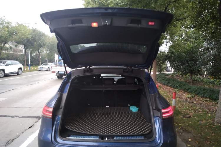 Used Mercedes-Benz EQC 2020 EQC 400 4MATIC Trunk