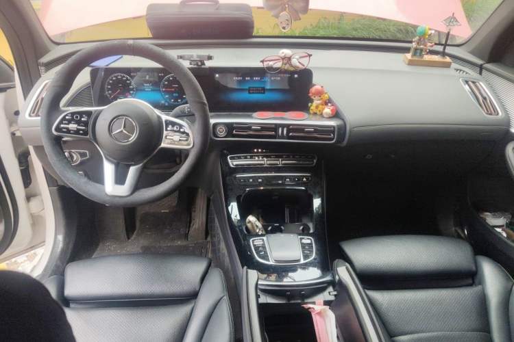 Used Mercedes-Benz EQC 2020 EQC 400 4MATIC Center Console