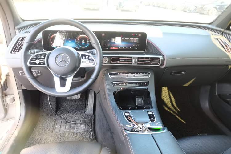 Used Mercedes-Benz EQC 2020 EQC 400 4MATIC Center Console