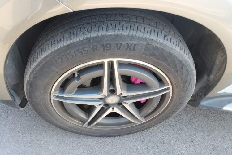 Used Mercedes-Benz EQC 2020 EQC 400 4MATIC Left Front Wheel Hub