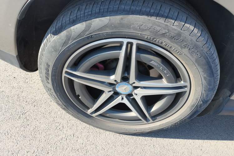 Used Mercedes-Benz EQC 2020 EQC 400 4MATIC Right Rear Wheel Hub