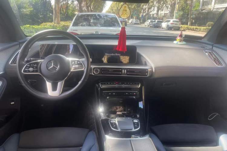 Used Mercedes-Benz EQC 2020 EQC 400 4MATIC Center Console