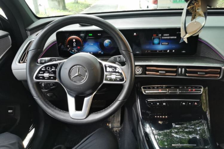 Used Mercedes-Benz EQC 2020 EQC 400 4MATIC Center Console