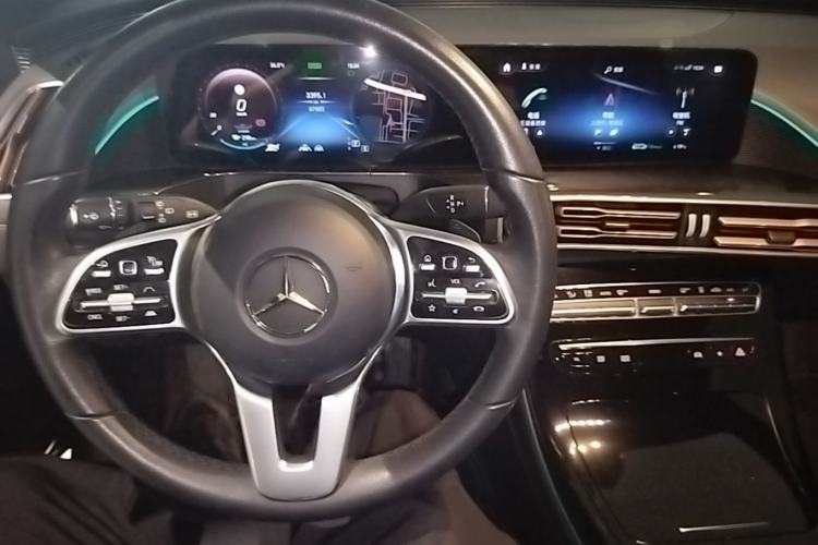 Used Mercedes-Benz EQC 2020 EQC 400 4MATIC Center Console