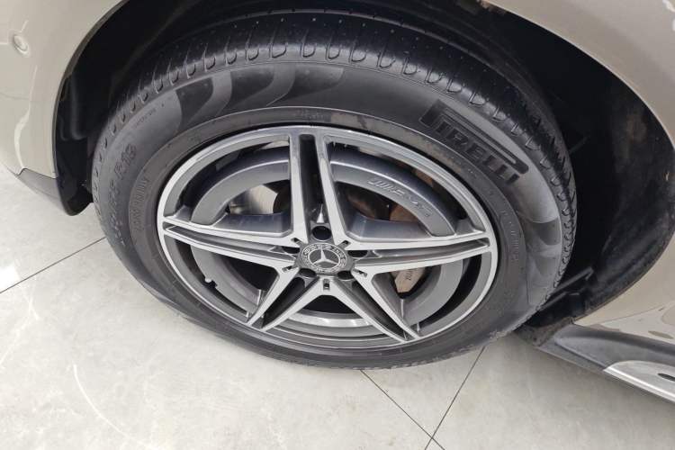 Used Mercedes-Benz EQC 2020 EQC 400 4MATIC Left Front Wheel Hub