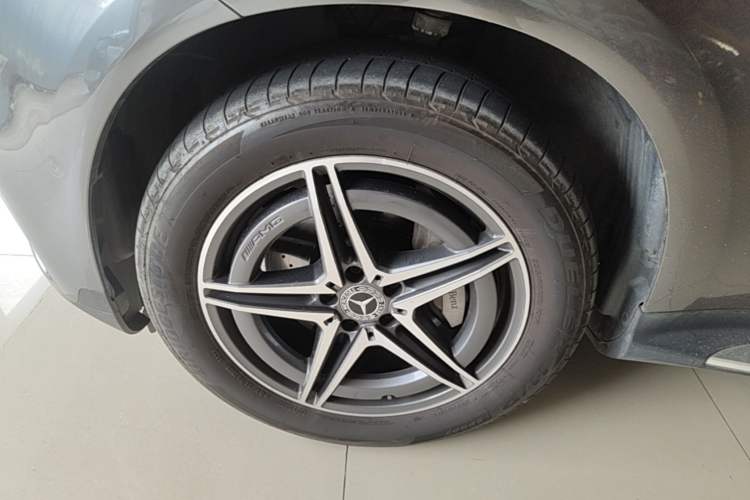 Used Mercedes-Benz EQC 2020 EQC 400 4MATIC Left Front Wheel Hub