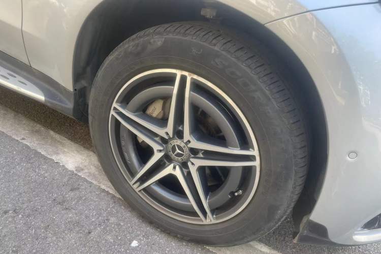 Used Mercedes-Benz EQC 2020 EQC 400 4MATIC Right Front Wheel Hub