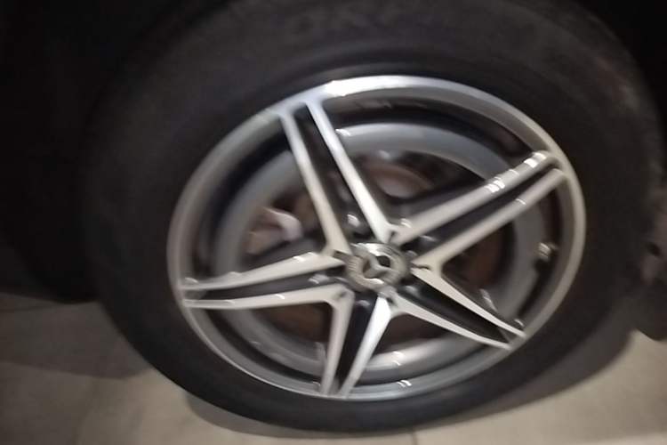 Used Mercedes-Benz EQC 2020 EQC 400 4MATIC Right Rear Wheel Hub