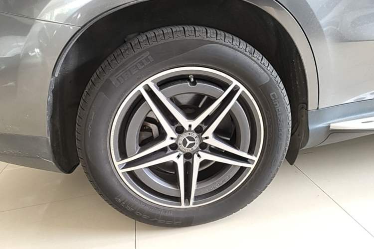 Used Mercedes-Benz EQC 2020 EQC 400 4MATIC Right Rear Wheel Hub