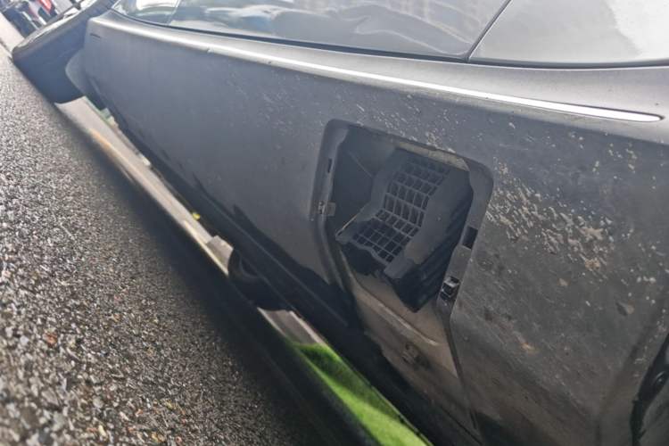 Used Mercedes-Benz EQC 2020 EQC 350 4MATIC Right Side Sill