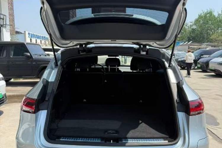 Used Mercedes-Benz EQC 2020 EQC 350 4MATIC Trunk