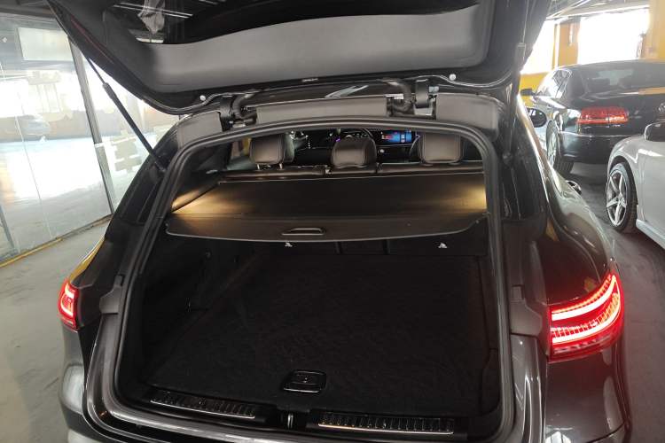 Used Mercedes-Benz EQC 2020 EQC 400 4MATIC Trunk