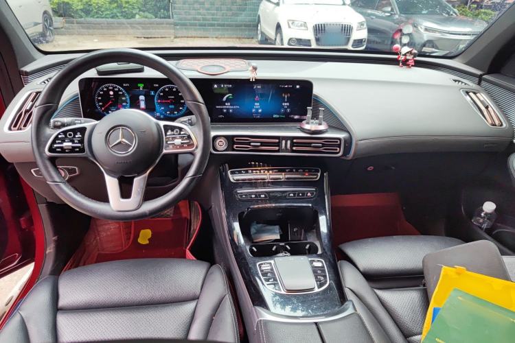 Used Mercedes-Benz EQC 2020 EQC 400 4MATIC Center Console