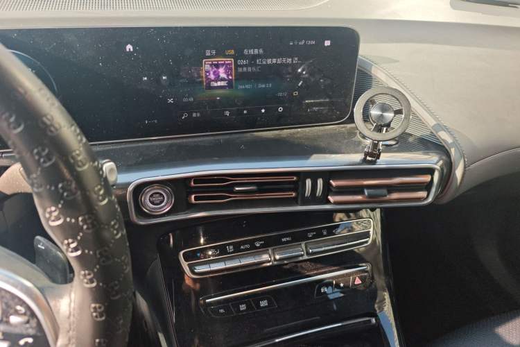 Used Mercedes-Benz EQC 2020 EQC 400 4MATIC Audio And AC Panel