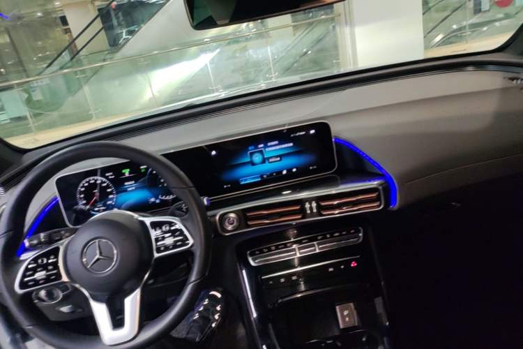 Used Mercedes-Benz EQC 2020 EQC 350 4MATIC Center Console