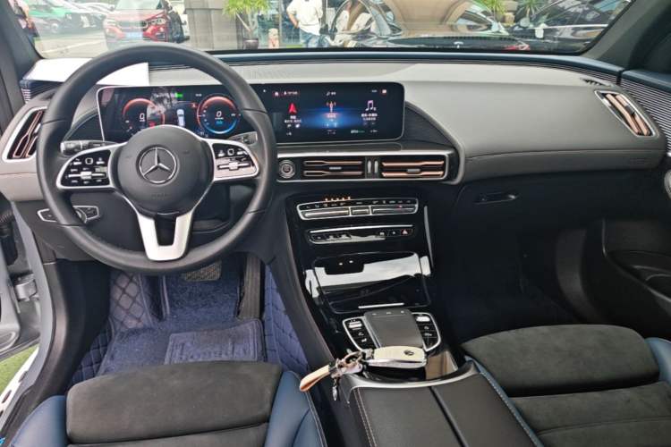 Used Mercedes-Benz EQC 2020 EQC 400 4MATIC Center Console