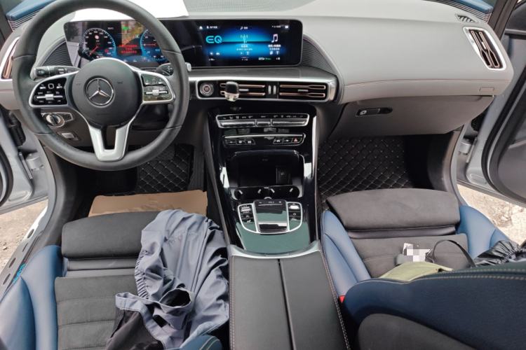 Used Mercedes-Benz EQC 2020 EQC 400 4MATIC Center Console