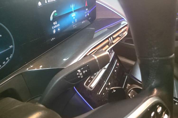 Used Mercedes-Benz EQC 2020 EQC 350 4MATIC Gear Lever