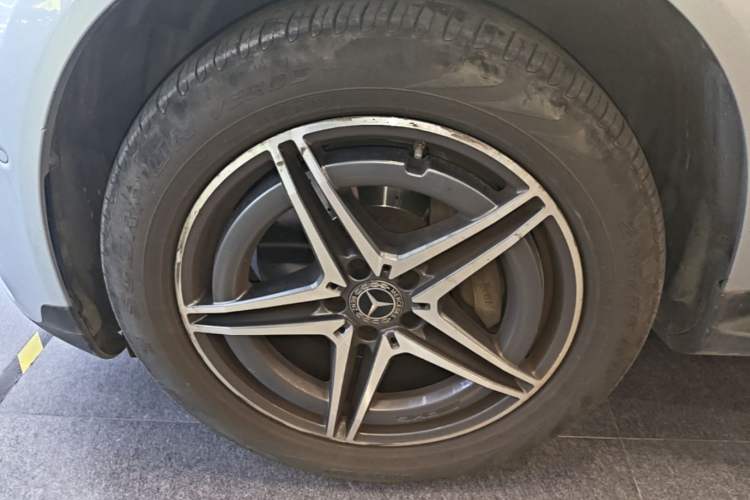 Used Mercedes-Benz EQC 2020 EQC 400 4MATIC Left Front Wheel Hub