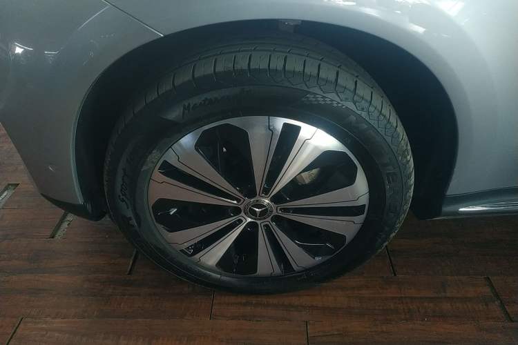 Used Mercedes-Benz EQC 2020 EQC 350 4MATIC Left Front Wheel Hub