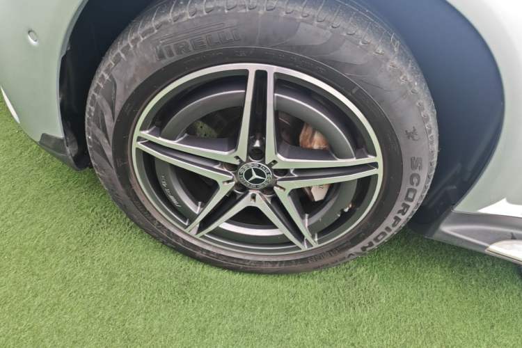 Used Mercedes-Benz EQC 2020 EQC 400 4MATIC Left Front Wheel Hub