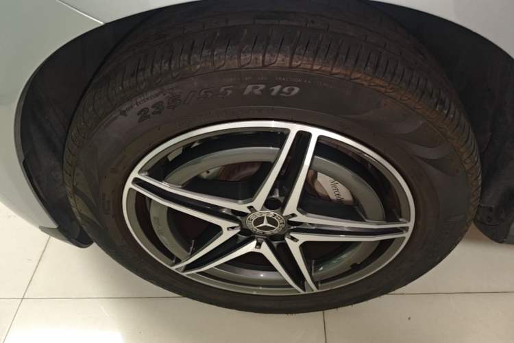 Used Mercedes-Benz EQC 2020 EQC 400 4MATIC Left Front Wheel Hub