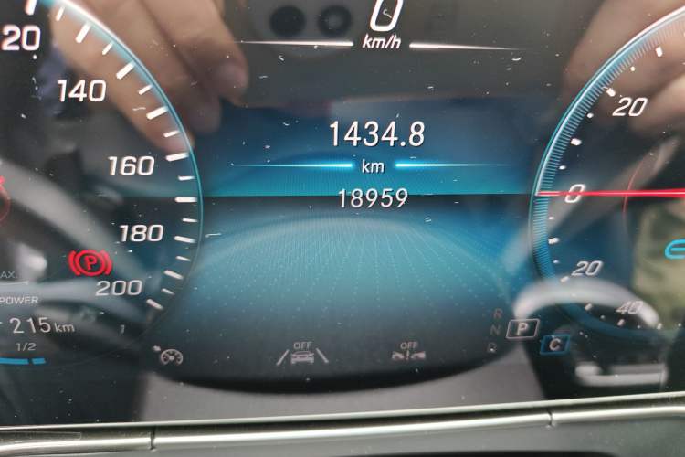 Used Mercedes-Benz EQC 2020 EQC 400 4MATIC Odometer Close Up