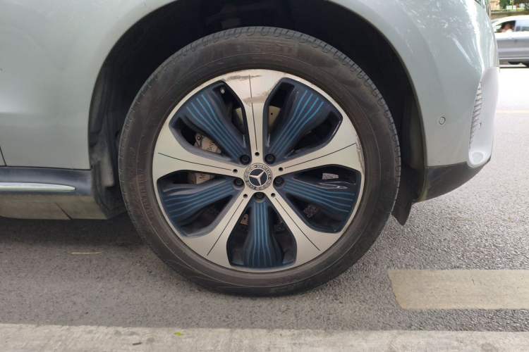 Used Mercedes-Benz EQC 2020 EQC 350 4MATIC Right Front Wheel Hub
