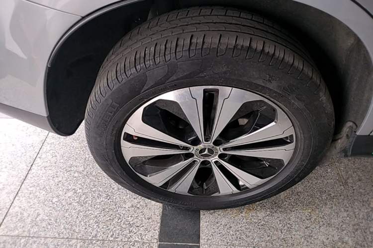 Used Mercedes-Benz EQC 2020 EQC 350 4MATIC Right Rear Wheel Hub