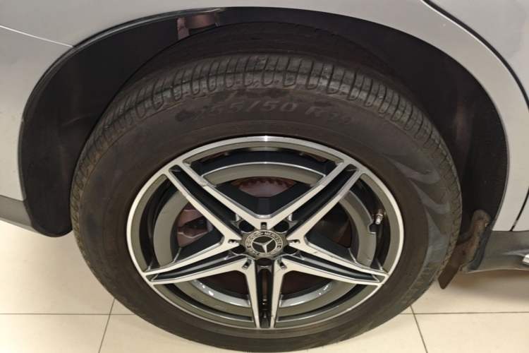 Used Mercedes-Benz EQC 2020 EQC 400 4MATIC Right Rear Wheel Hub