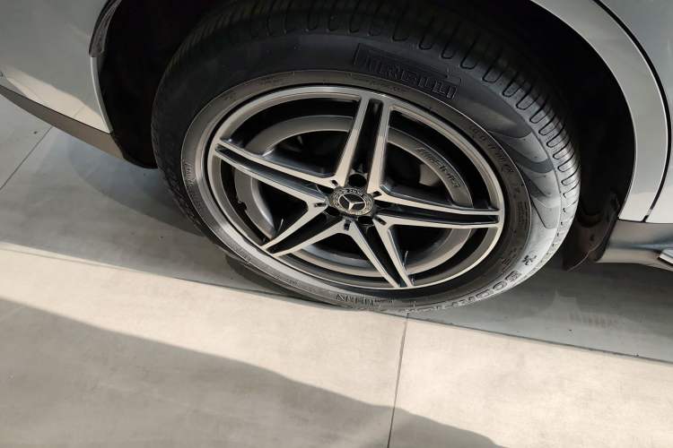 Used Mercedes-Benz EQC 2020 EQC 400 4MATIC Right Rear Wheel Hub