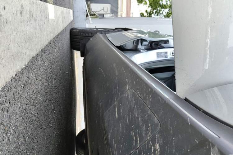 Used Mercedes-Benz EQC 2020 EQC 350 4MATIC Right Side Sill