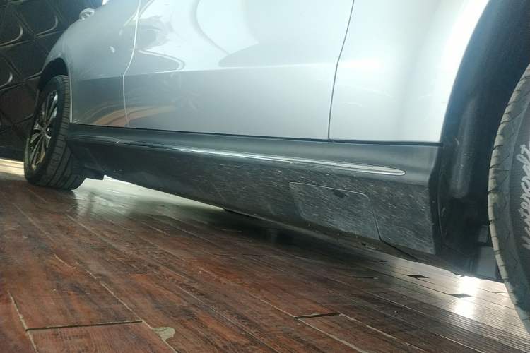 Used Mercedes-Benz EQC 2020 EQC 350 4MATIC Right Side Sill