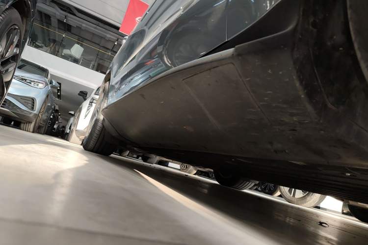 Used Mercedes-Benz EQC 2020 EQC 400 4MATIC Right Side Sill