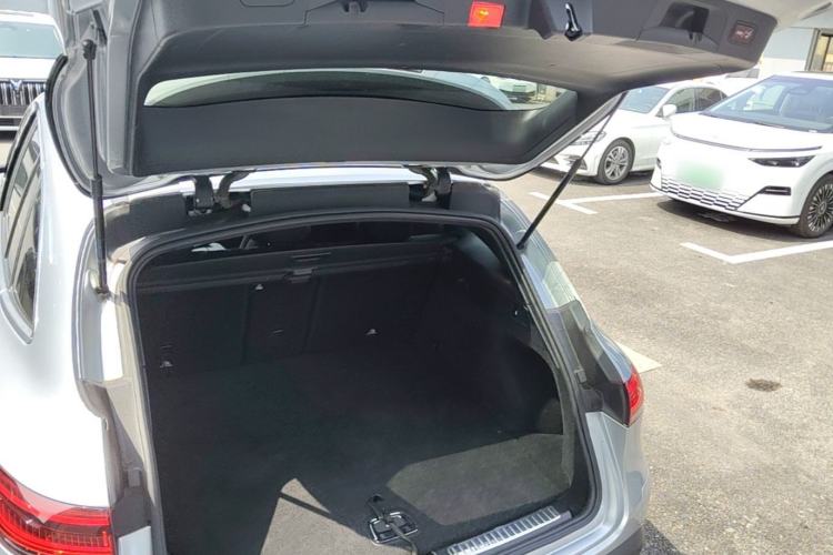 Used Mercedes-Benz EQC 2020 EQC 350 4MATIC Trunk