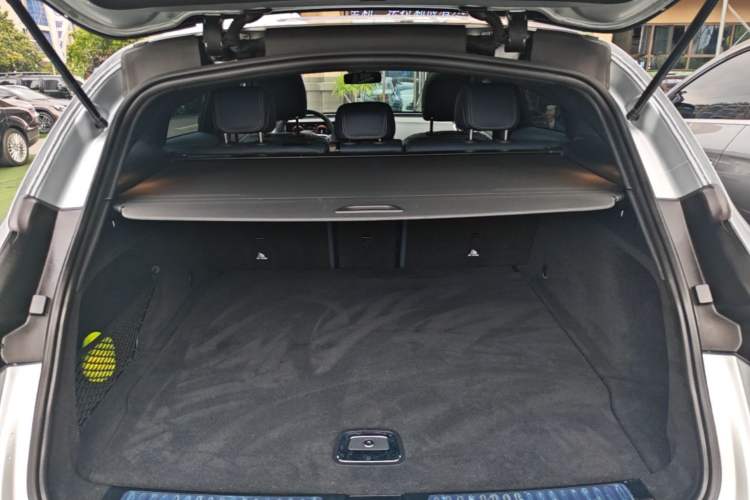 Used Mercedes-Benz EQC 2020 EQC 400 4MATIC Trunk