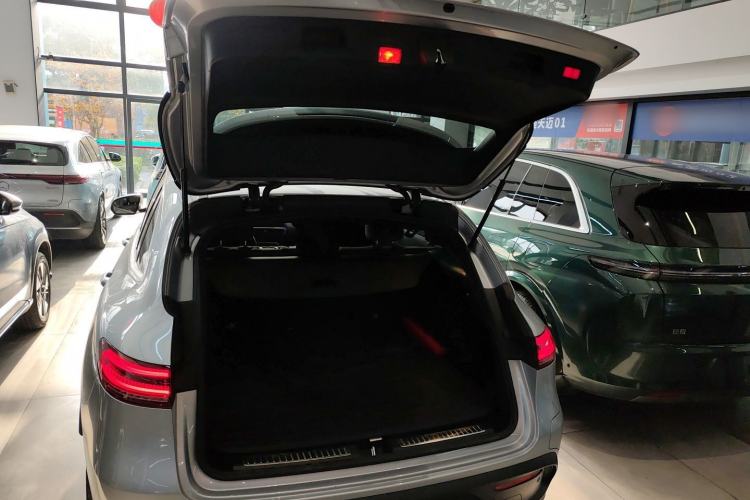 Used Mercedes-Benz EQC 2020 EQC 400 4MATIC Trunk