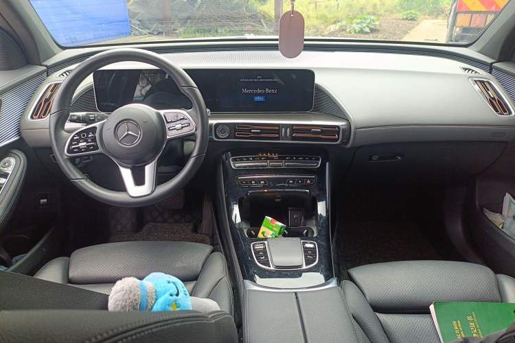 Used Mercedes-Benz EQC 2020 EQC 350 4MATIC Center Console