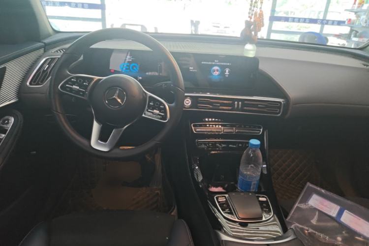 Used Mercedes-Benz EQC 2020 EQC 400 4MATIC Center Console
