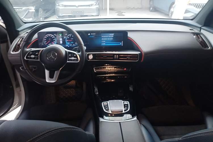Used Mercedes-Benz EQC 2020 EQC 400 4MATIC Center Console