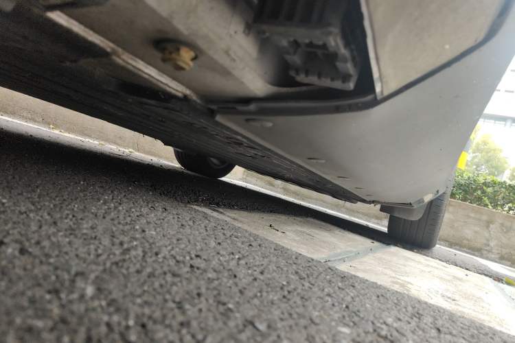Used Mercedes-Benz EQC 2020 EQC 350 4MATIC Chassis Front Left