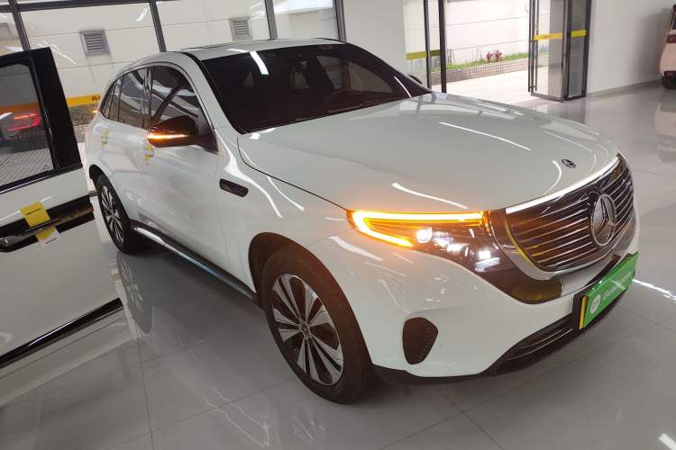 Used Mercedes-Benz EQC 2020 EQC 350 4MATIC Front Right 45 Deg